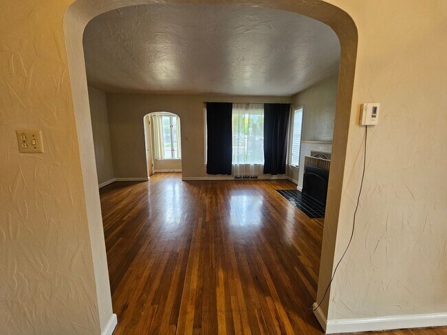 Building Photo - 303KENT