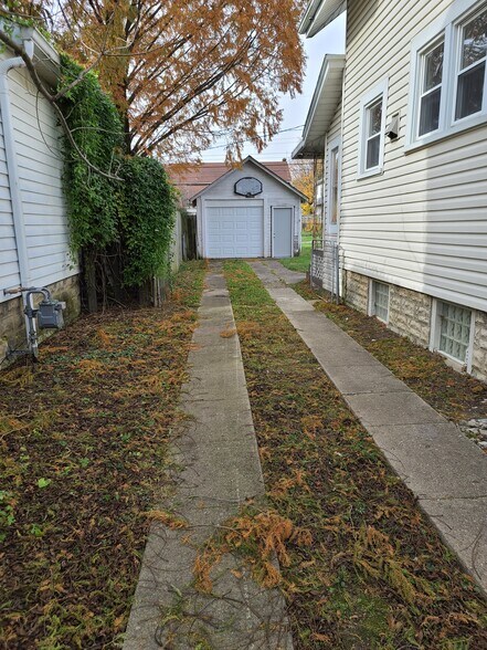 Building Photo - 111 Haldy Ave