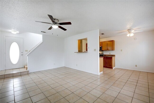 Building Photo - 6102 Parkwood Dr