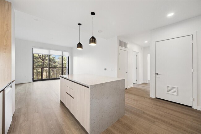 Building Photo - 1 Riva Row