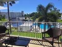 Building Photo - 1445 SE 15th Ct