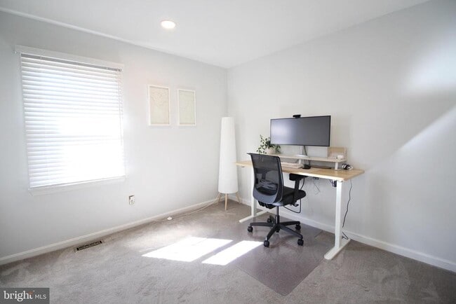 Building Photo - 3139 Stratford Ct