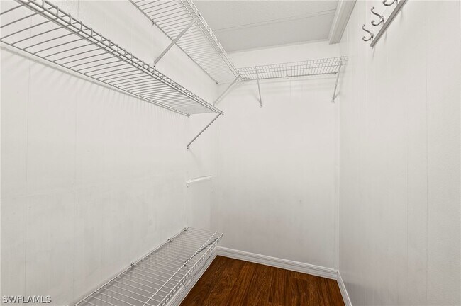 Building Photo - 40 Lemans Dr