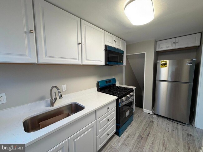 Building Photo - 4331 Brehms Ln
