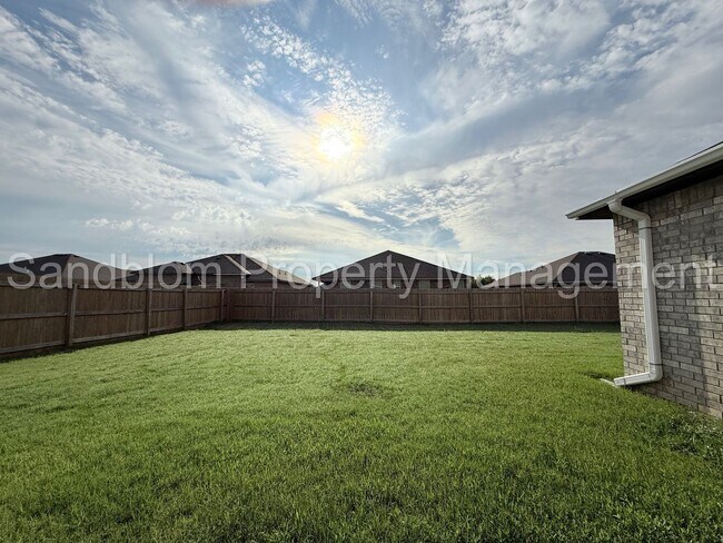Building Photo - For Lease | East Tulsa - BA Schools | $194...