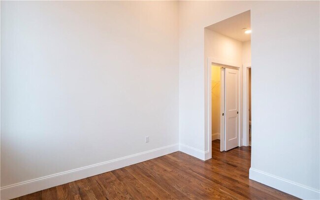 Building Photo - 15 Cranston Ave
