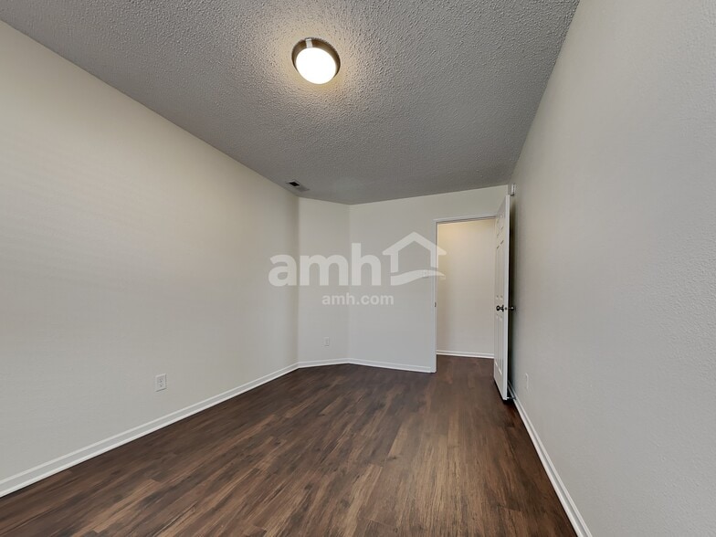 Building Photo - 12907 Old Glory Dr