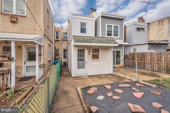 Building Photo - 3227 Chatham St