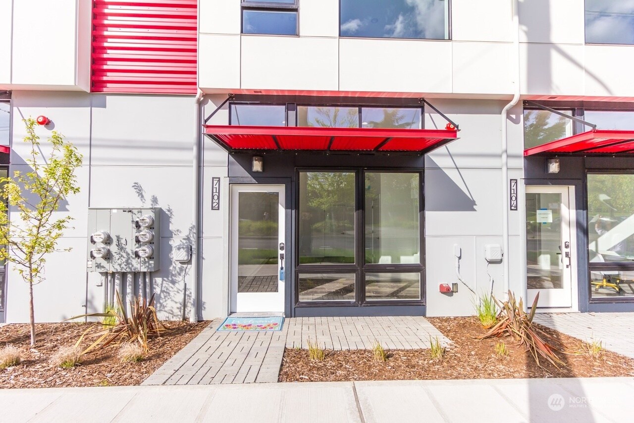 Building Photo - 7100 Beacon Ave S