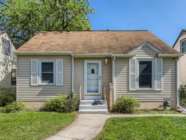Building Photo - 3852 Quail Ave N