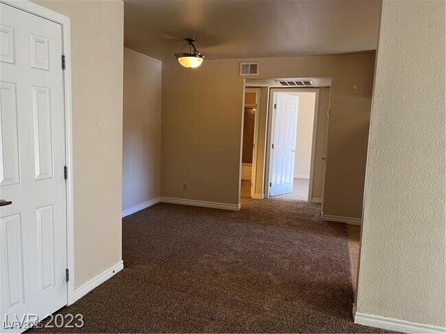 Building Photo - 5295 Indian River Dr
