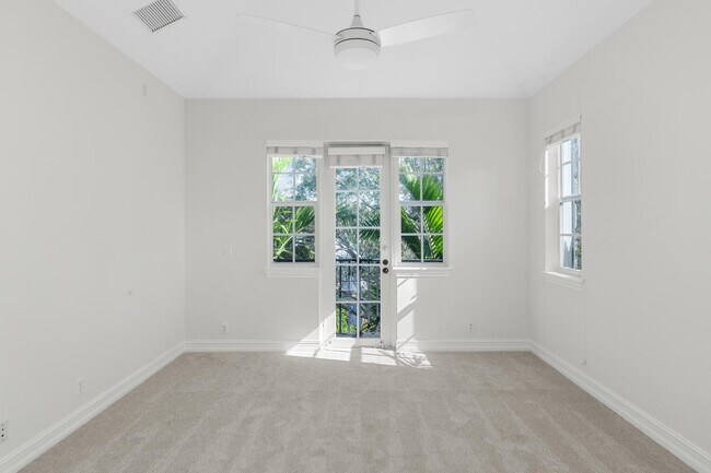 Building Photo - 310 Tuxedo Ln