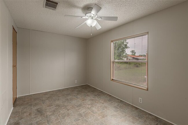 Building Photo - 1345 FM 405 Rd