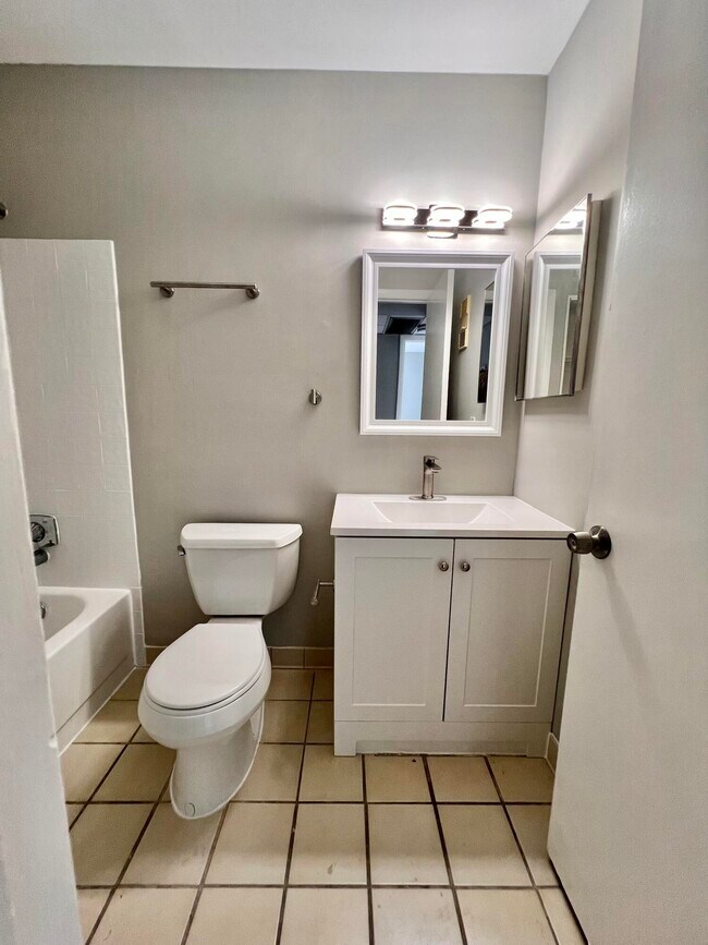 Building Photo - 1766 Abbey Rd