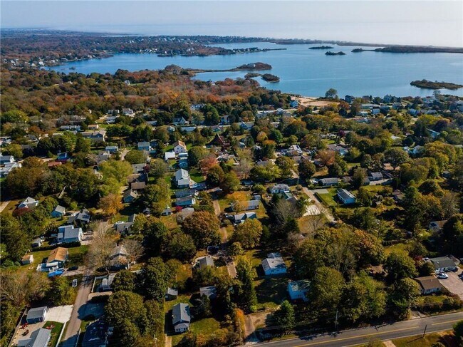 Building Photo - 3 Henley St