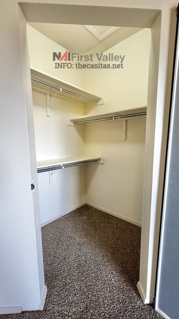 Building Photo - 3 Bedrooms, 2 Baths