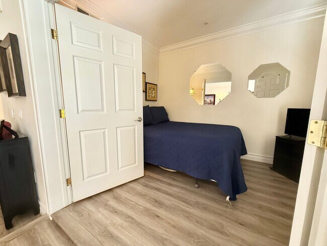 Building Photo - Meridian - Luxury STUDIO Condo w/ laminate Flooring. Pool View in Resort Style Community.