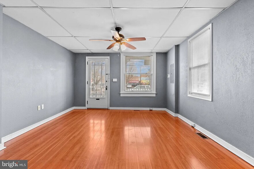 apt 1 - living room - 1336 Susquehanna St