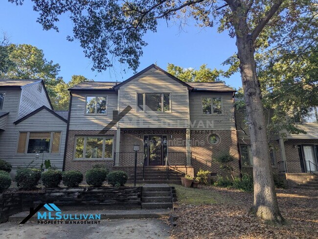 Building Photo - 4930 Pine Cone Dr