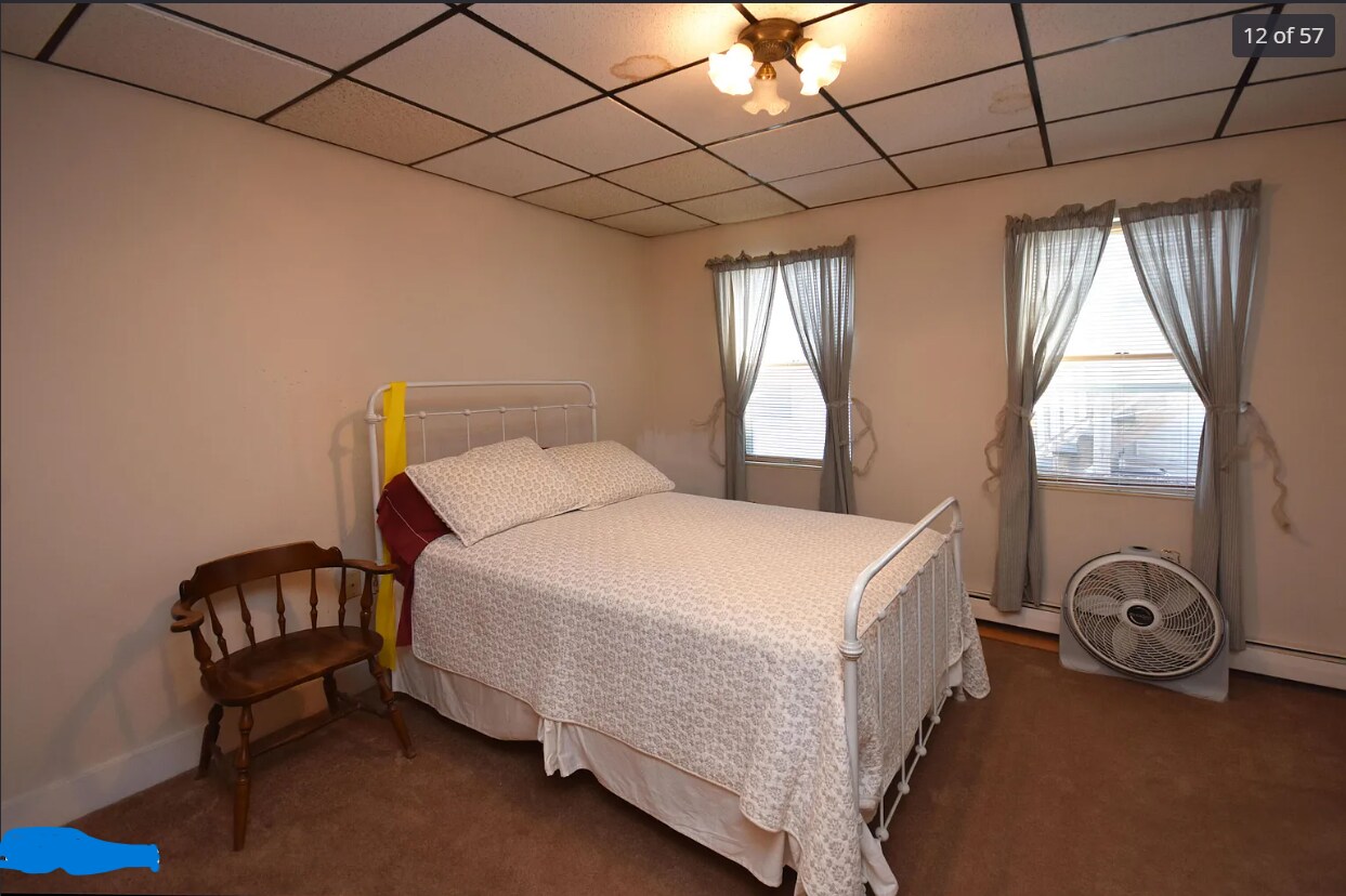 Building Photo - 319 Fenn St