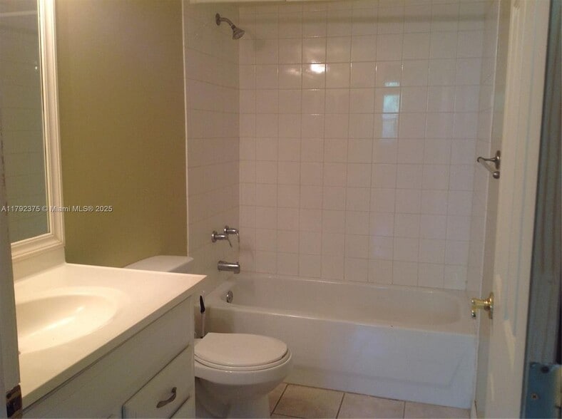 Building Photo - 1921 Woolbright Rd