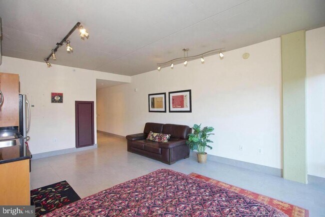 Building Photo - 1133 14th St NW