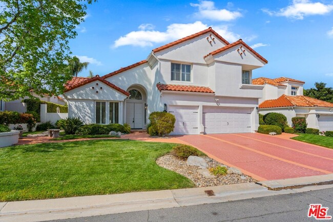 Building Photo - 5683 Hazelcrest Cir