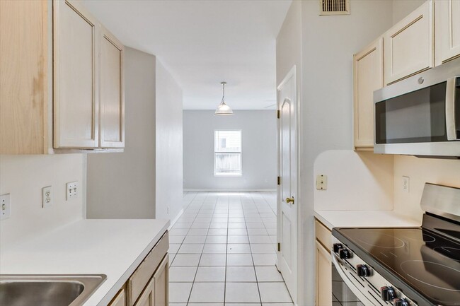 Building Photo - 13986 Fortuna Bay Dr