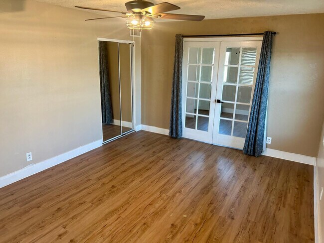 Building Photo - 2012 E Tonopah Dr