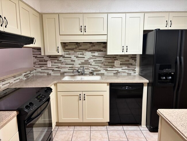 Building Photo - 345 Woodham Ct