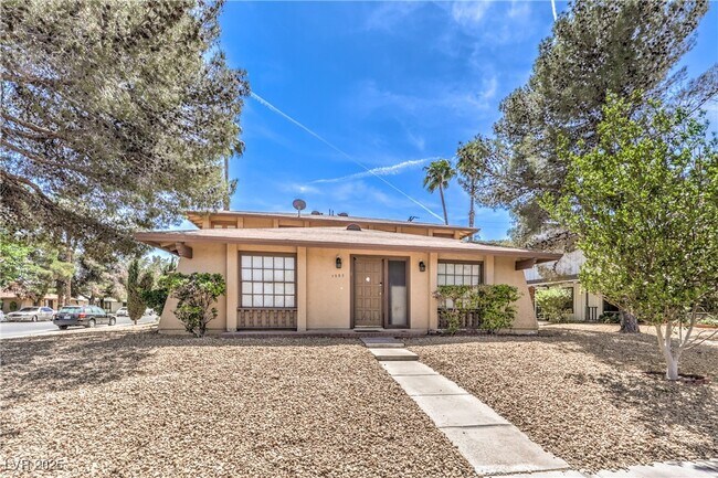 Primary Photo - 1553 Dorothy Ave