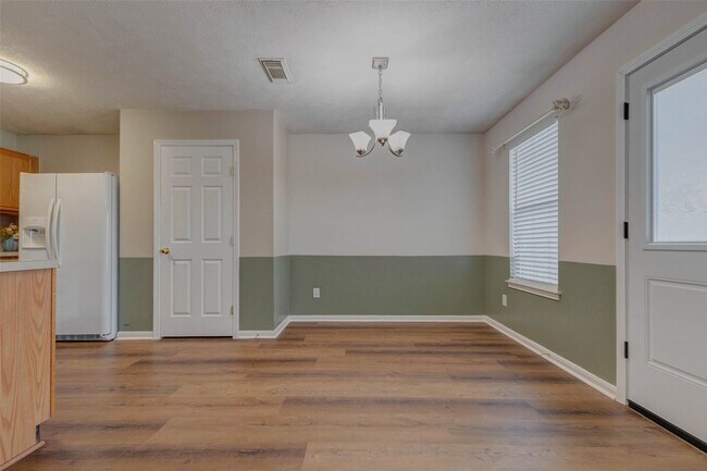 Building Photo - 18114 Noble Forest Dr