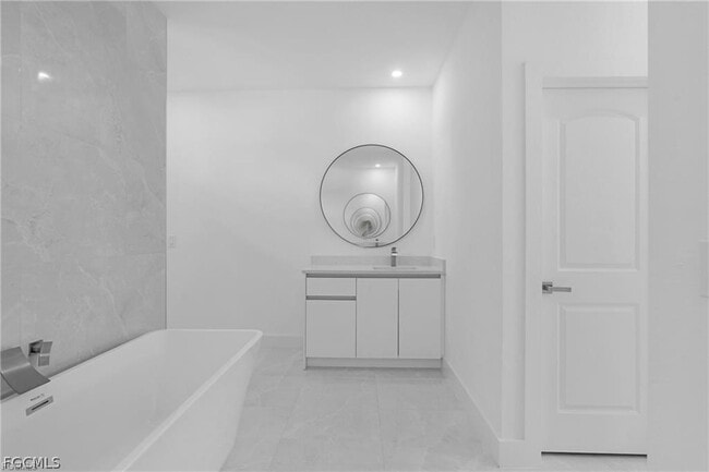 Building Photo - 2001 NW 25th Ave