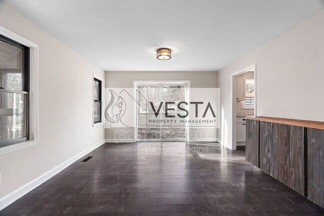 Building Photo - 4 Riddle Rd