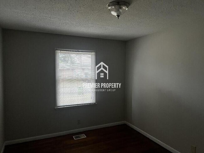 Building Photo - 3304 Deerfield Rd NW - Available Now!