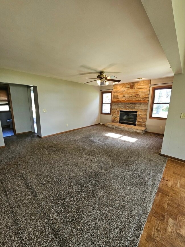 Building Photo - 28243 W Fox River Rd