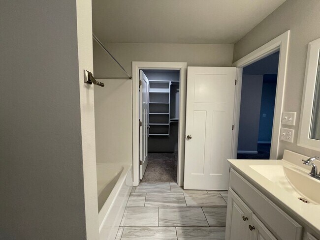 Building Photo - Beautiful home in Bentley Square available...