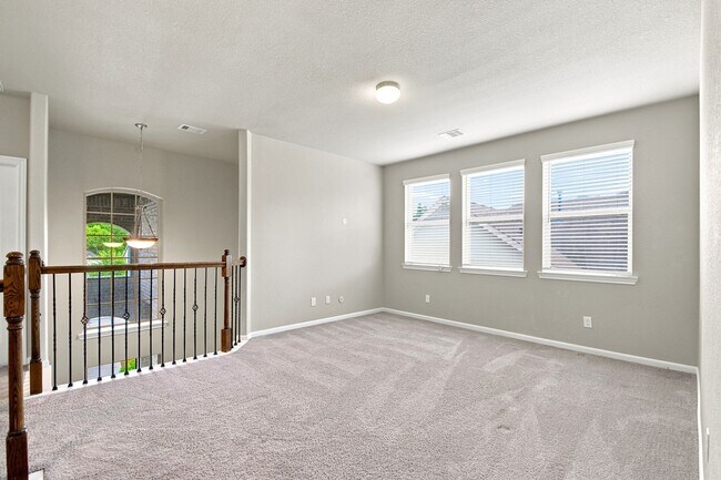 Building Photo - 16875 Olympic National Dr
