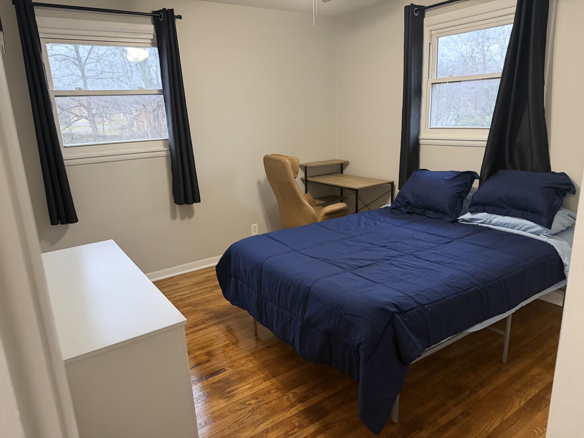 Building Photo - 401 Old Hopkinsville Hwy