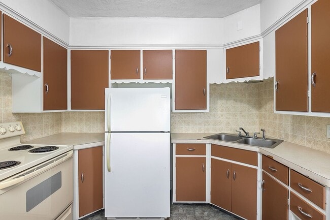 Building Photo - 1639 Wendler Ave SW