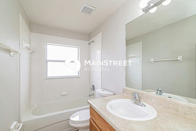 Building Photo - 3 Bedroom Pet-Friendly Home in POINCIANA, FL with Main Street Renewal