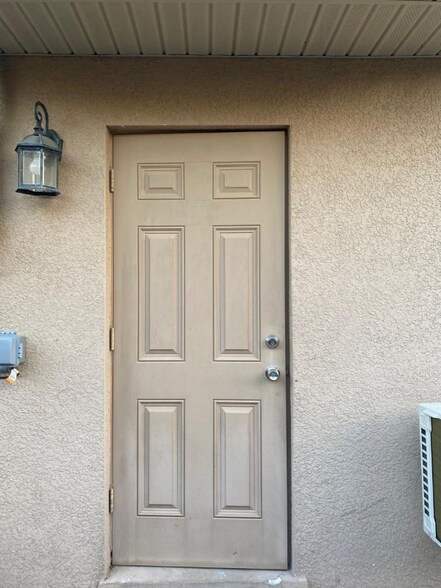 Building Photo - 571 Lynchfield Ave