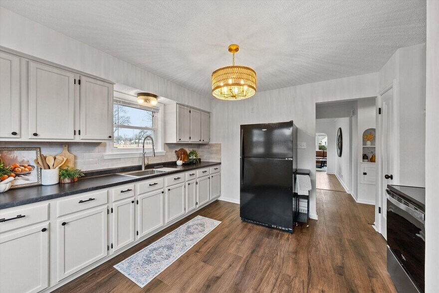 Dishwasher was added. Will add updated picture - 3702 N 51st Blvd