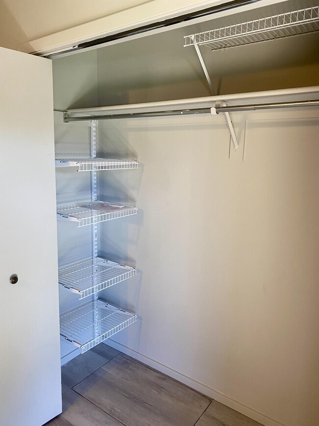 Building Photo - 3615 N Wolf Ldg Dr