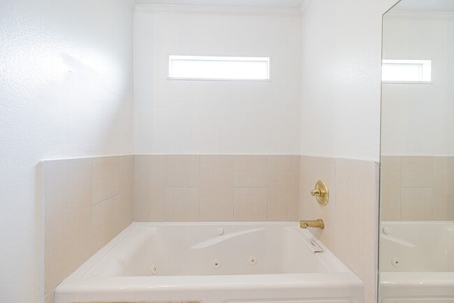 Building Photo - 11738 Greencanyon Dr