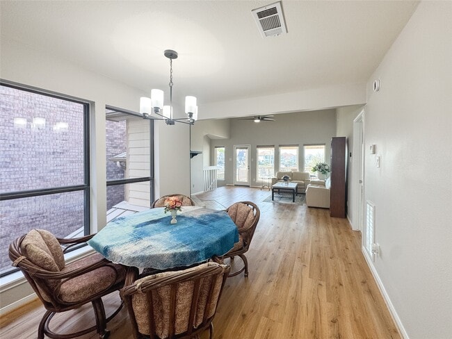 Building Photo - 112 Cove Point