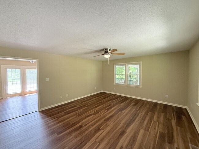 Building Photo - 315 Monroe Nunley Rd