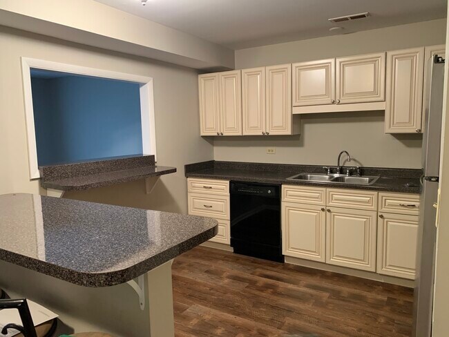 Building Photo - 2254 Abbeywood Dr