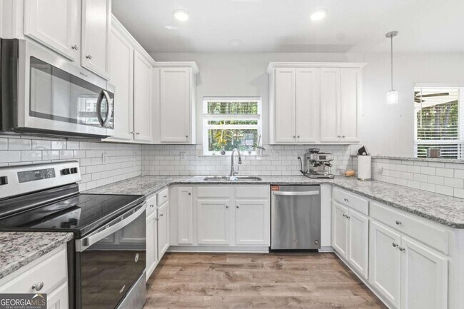 Building Photo - 79 Lantana Crossing