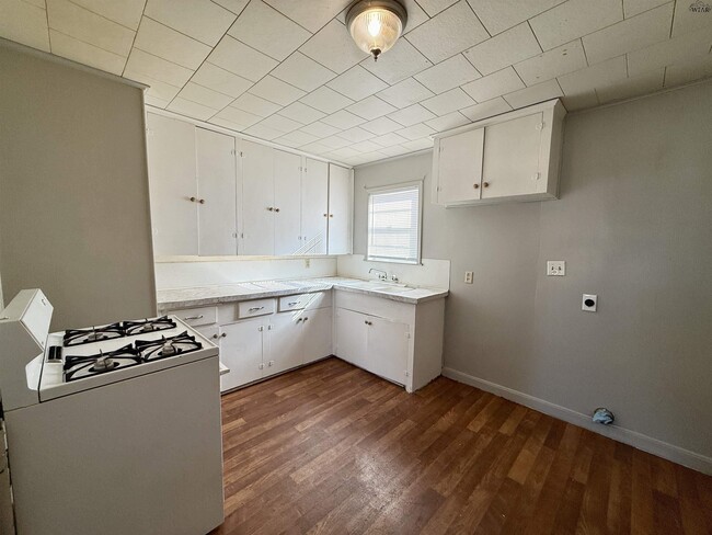 Building Photo - 3013 Lavell Ave